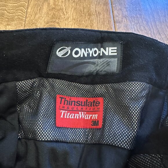 ONYONE Japanese Ski Wear for Athlete Thinsulate Insulation TitanWarm 3M Black XS - Picture 7 of 9